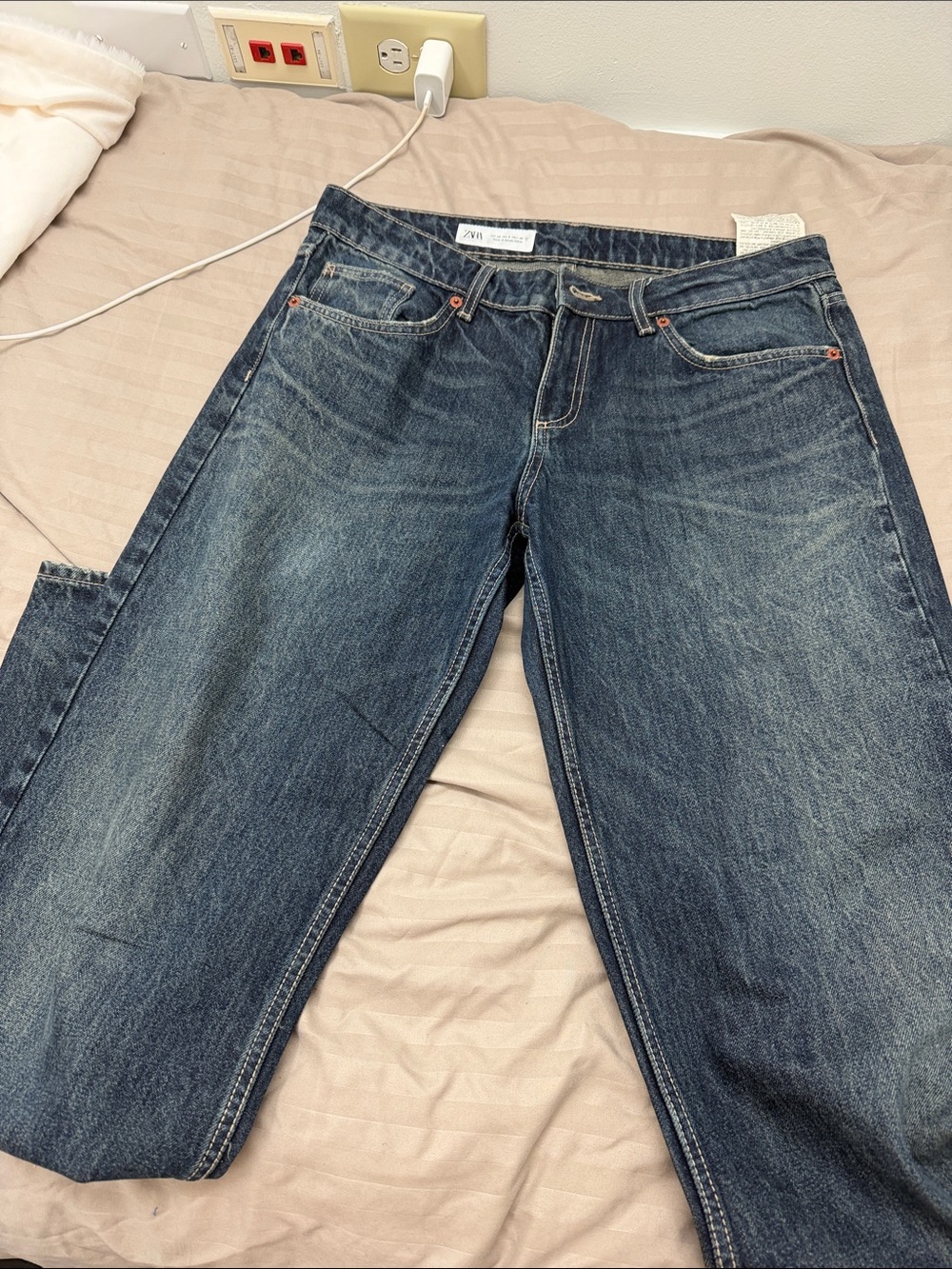 Zara Women’s Indigo Straight-Leg Jeans